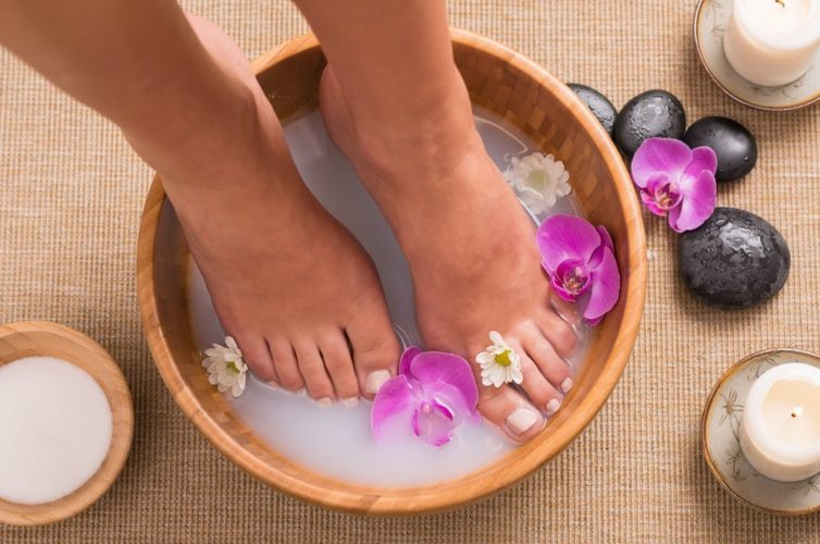 Detoxifying with an Epsom Salts Foot Spa